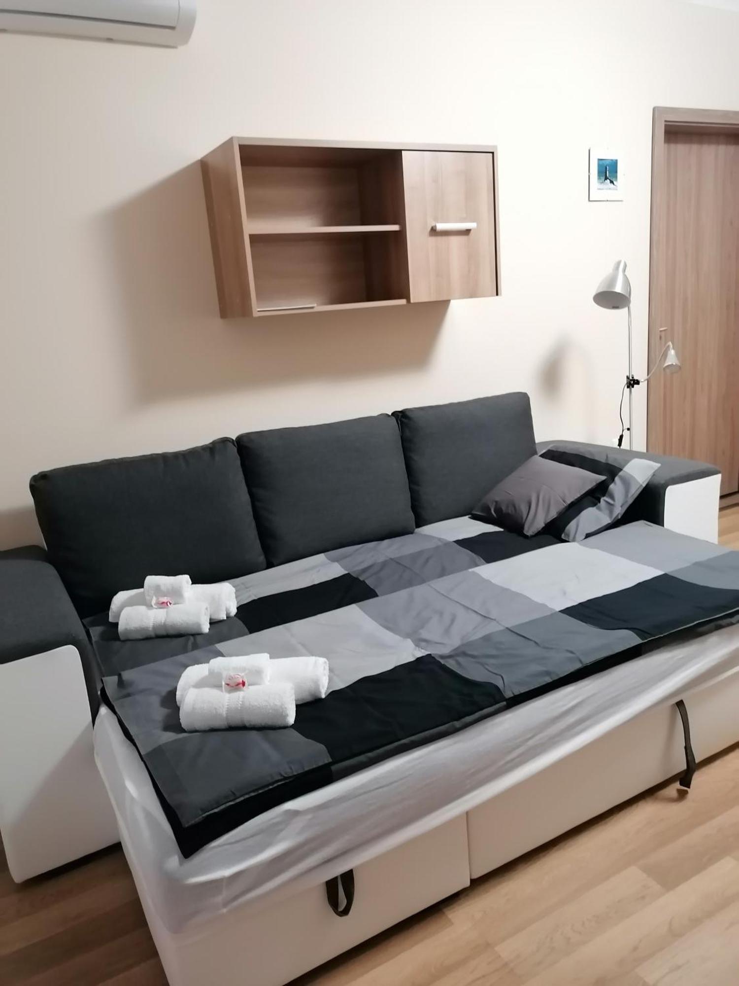 Central Park Apartman Szekszard Ngoại thất bức ảnh