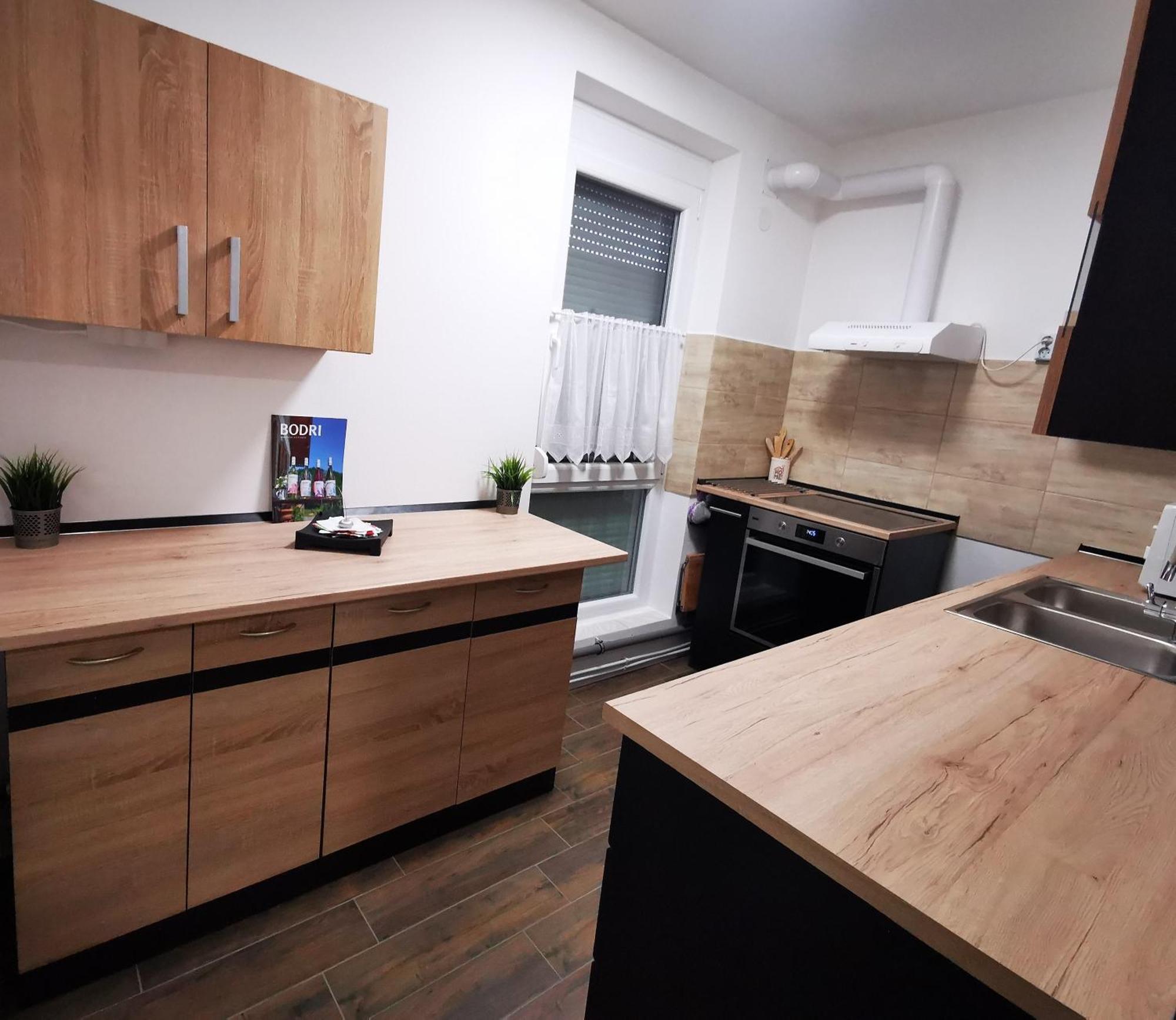 Central Park Apartman Szekszard Ngoại thất bức ảnh