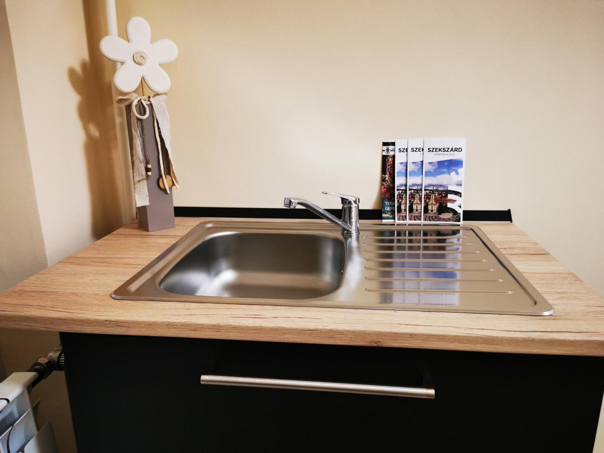 Central Park Apartman Szekszard Ngoại thất bức ảnh