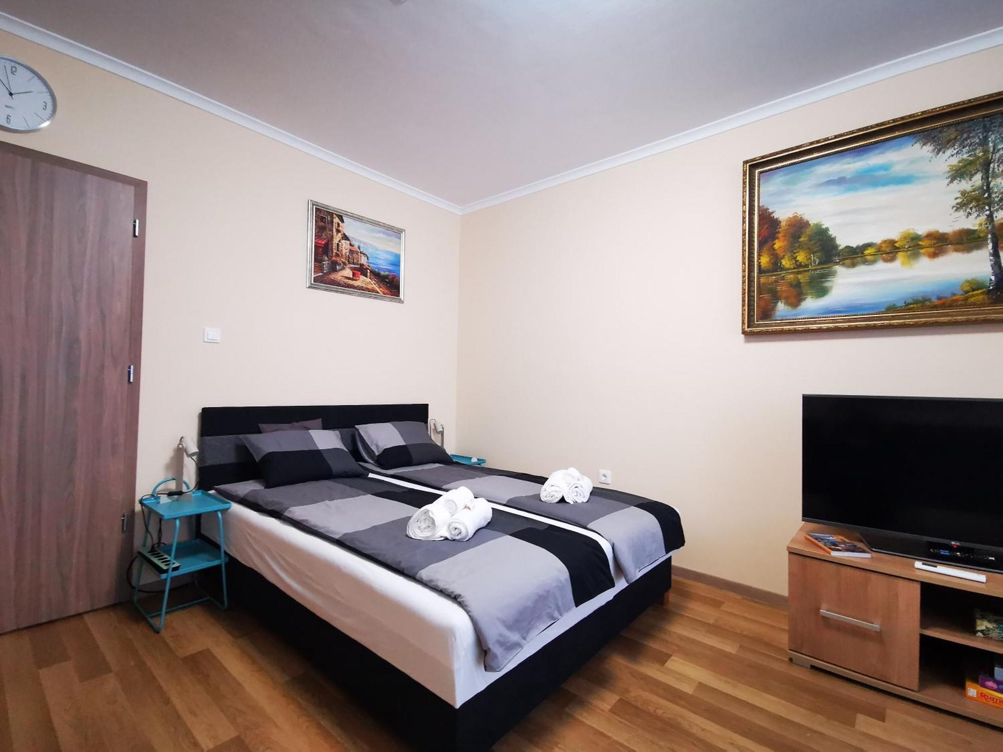 Central Park Apartman Szekszard Ngoại thất bức ảnh